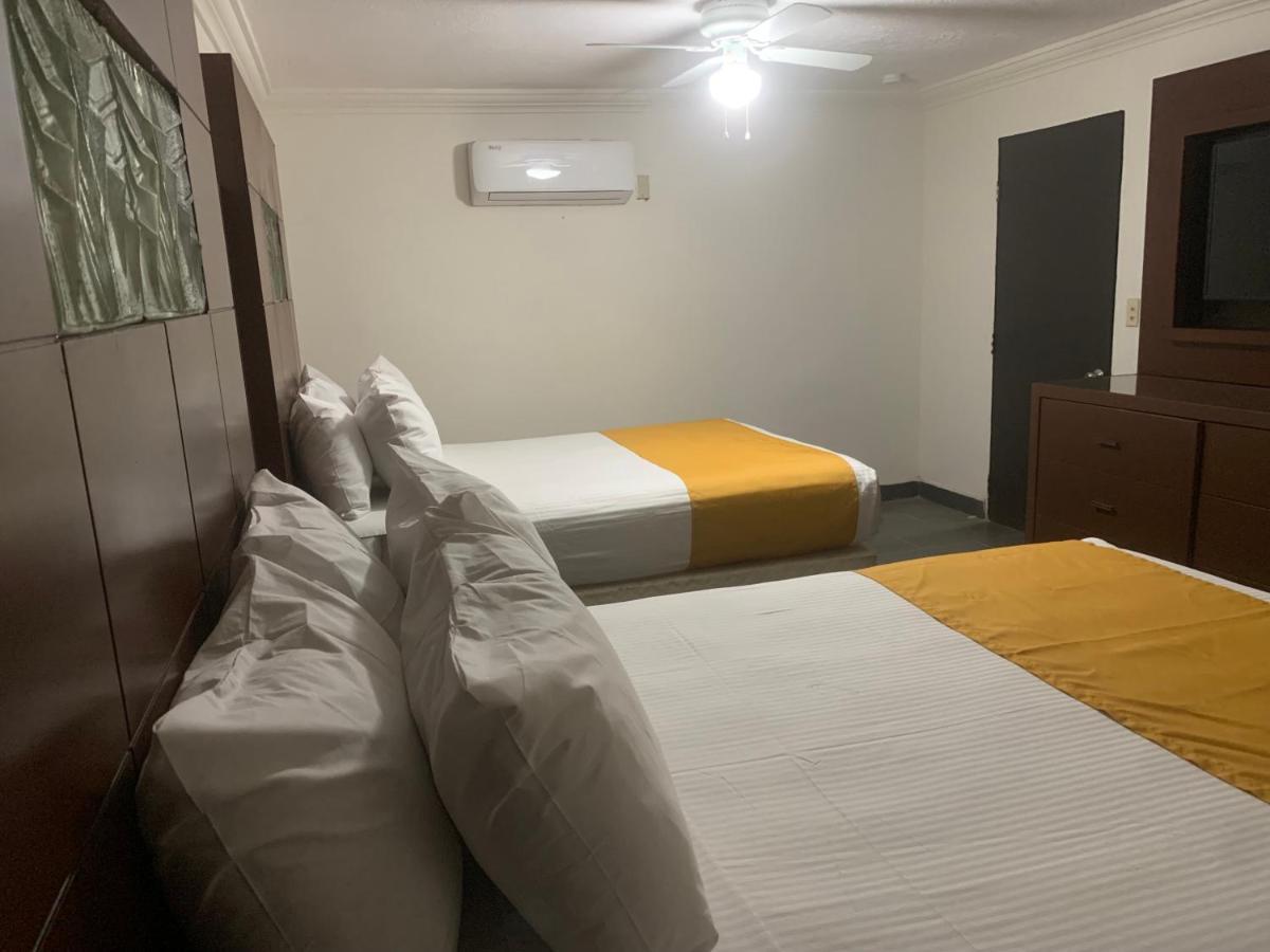 Hotel Los Arcos Мехикали Экстерьер фото