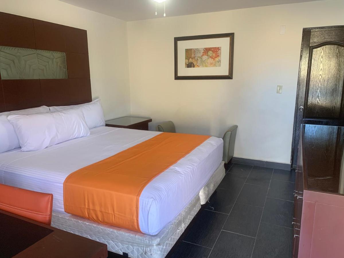 Hotel Los Arcos Мехикали Экстерьер фото