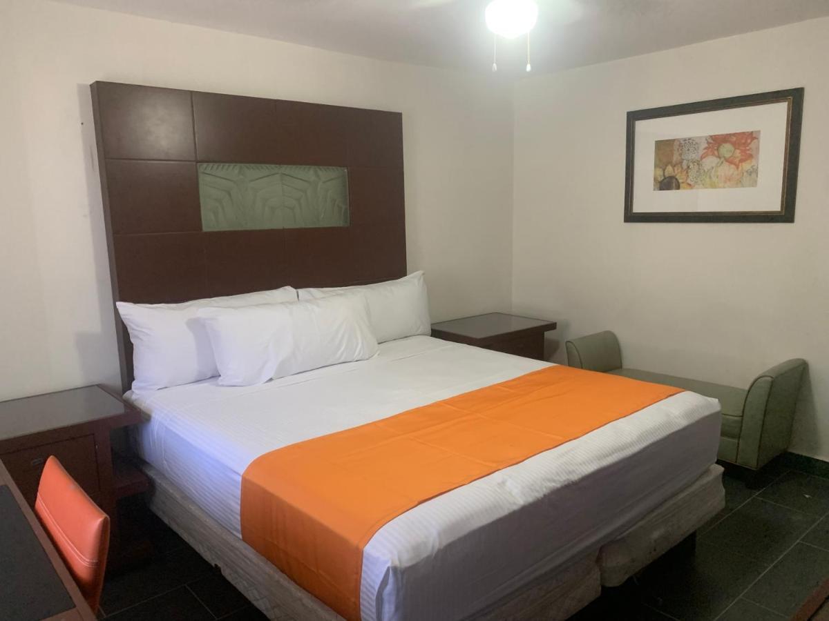 Hotel Los Arcos Мехикали Экстерьер фото