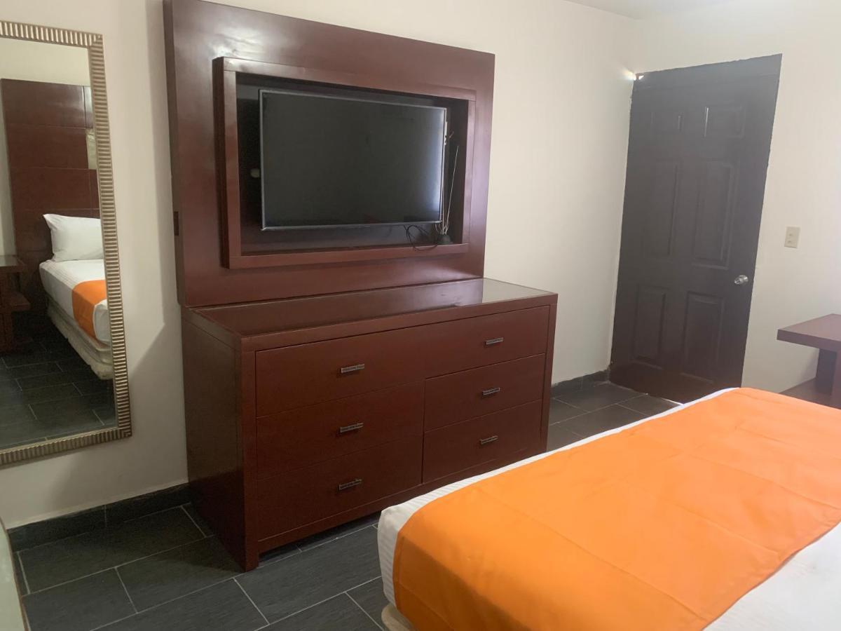 Hotel Los Arcos Мехикали Экстерьер фото
