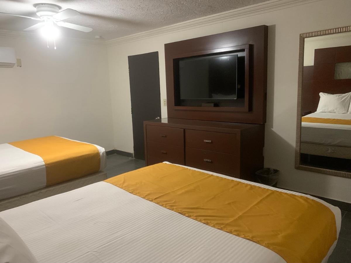 Hotel Los Arcos Мехикали Экстерьер фото