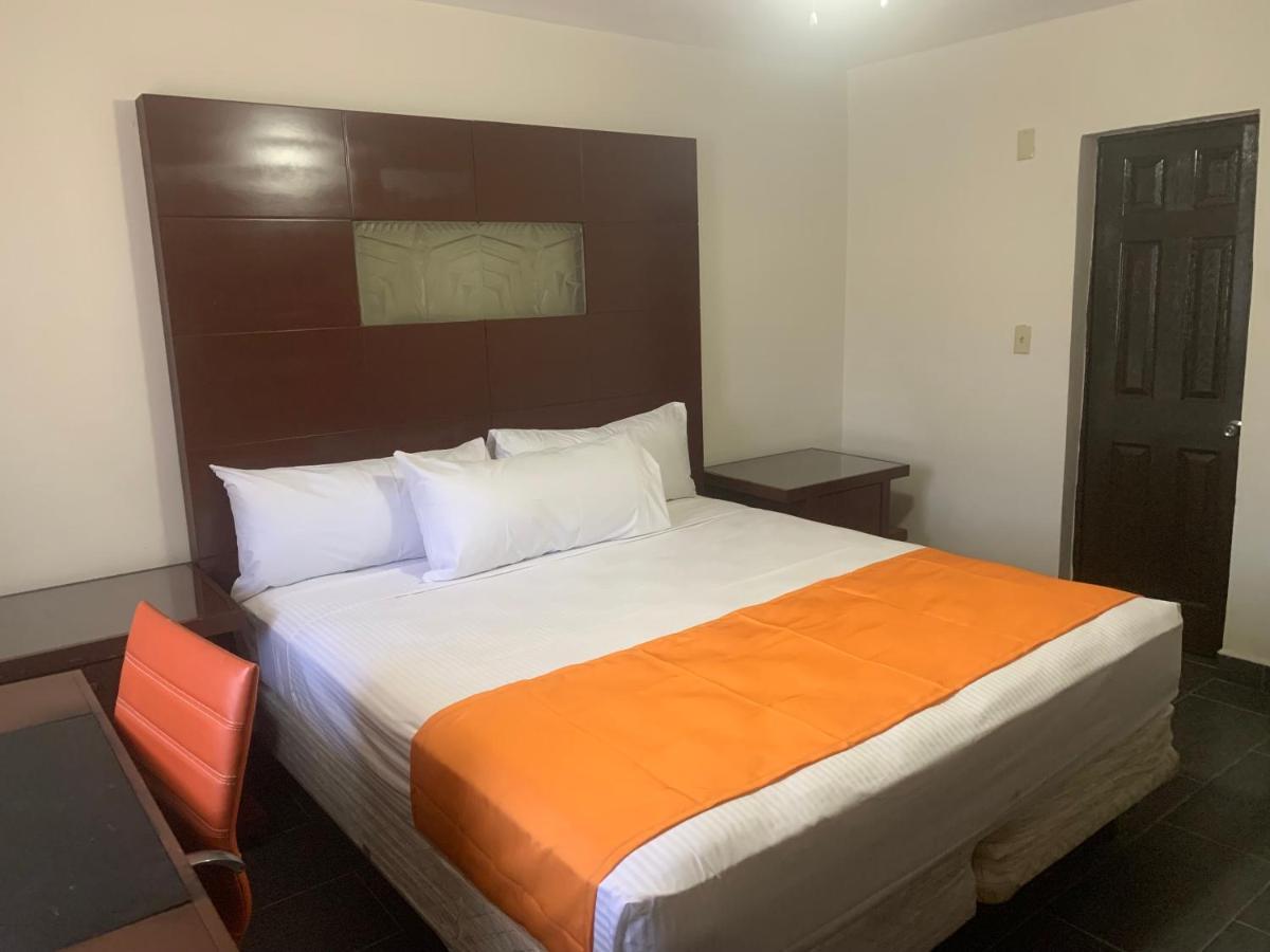 Hotel Los Arcos Мехикали Экстерьер фото