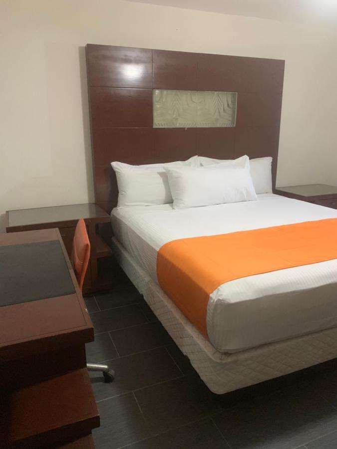 Hotel Los Arcos Мехикали Экстерьер фото